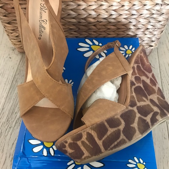 Animal Print wedge heel - Picture 2 of 5